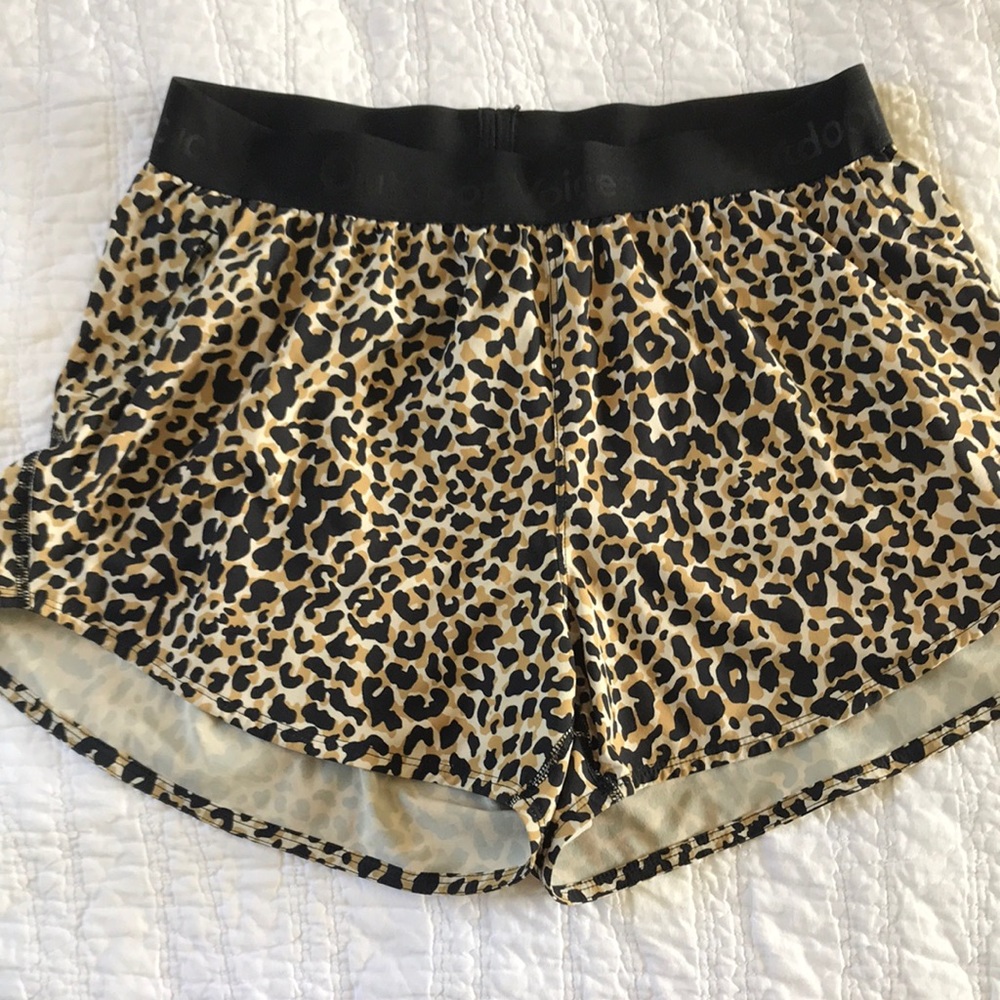 Outdoor Voices Relay Short Cheetah Medium